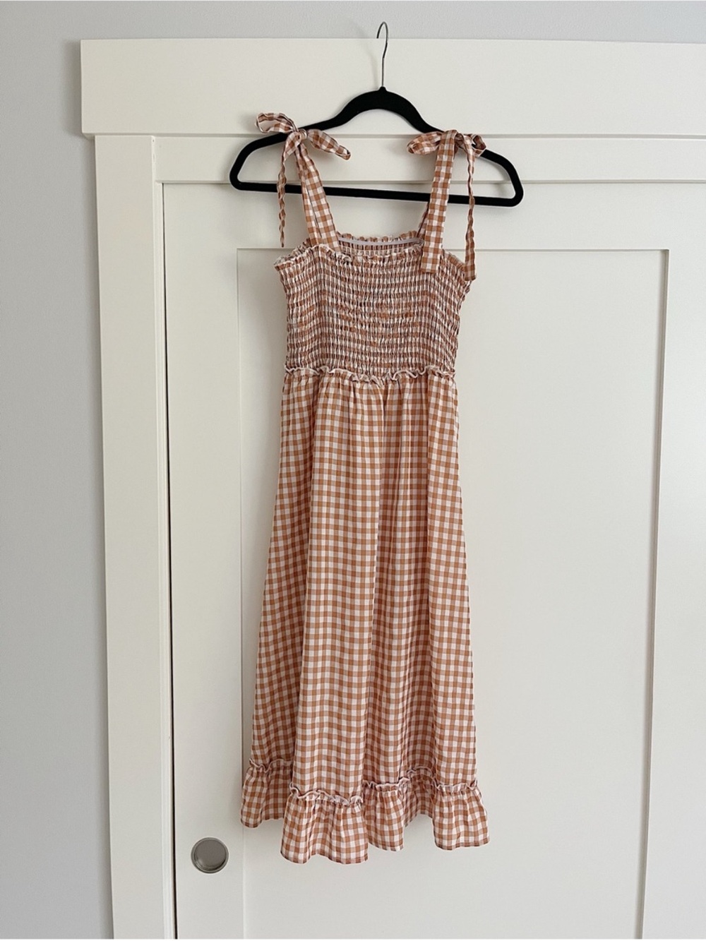 • gingham shoulder tie strap dress •